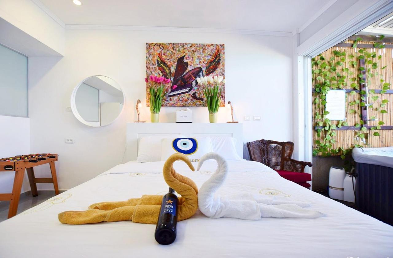 Magic On The Sea-Suites With A Private Jacuzzi And A Private Sea View Нетания Экстерьер фото