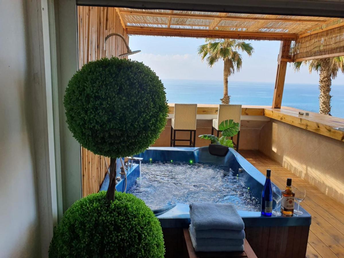Magic On The Sea-Suites With A Private Jacuzzi And A Private Sea View Нетания Экстерьер фото