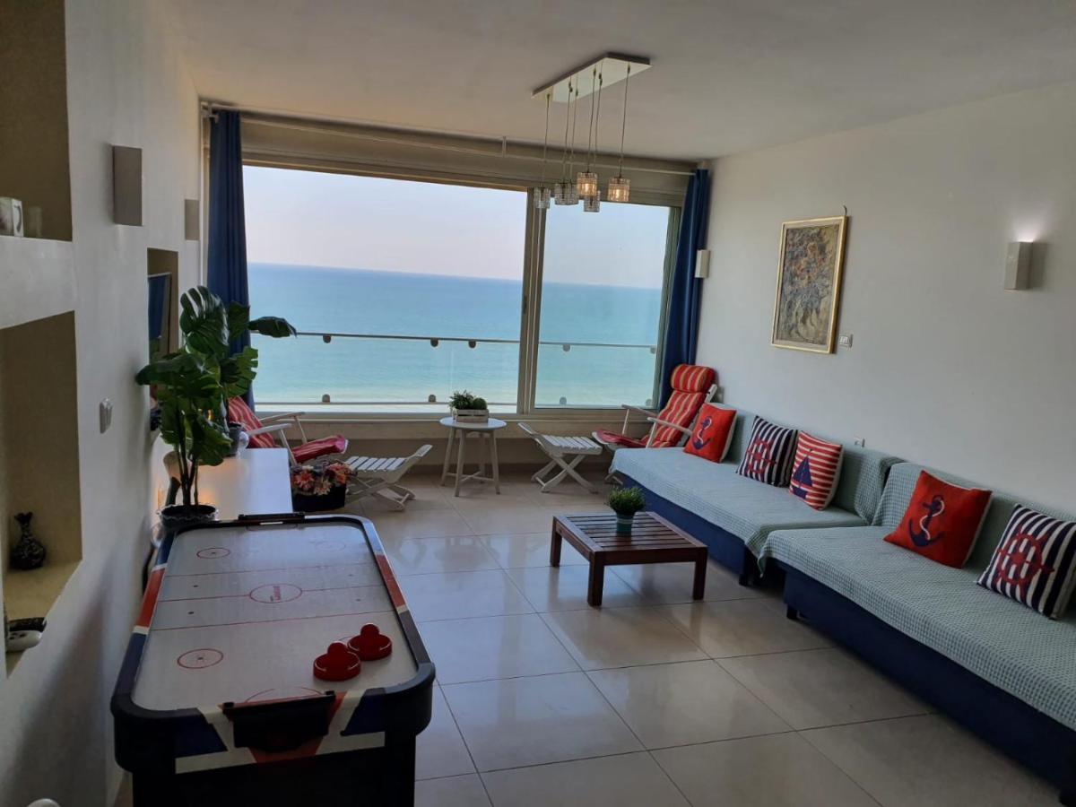 Magic On The Sea-Suites With A Private Jacuzzi And A Private Sea View Нетания Экстерьер фото