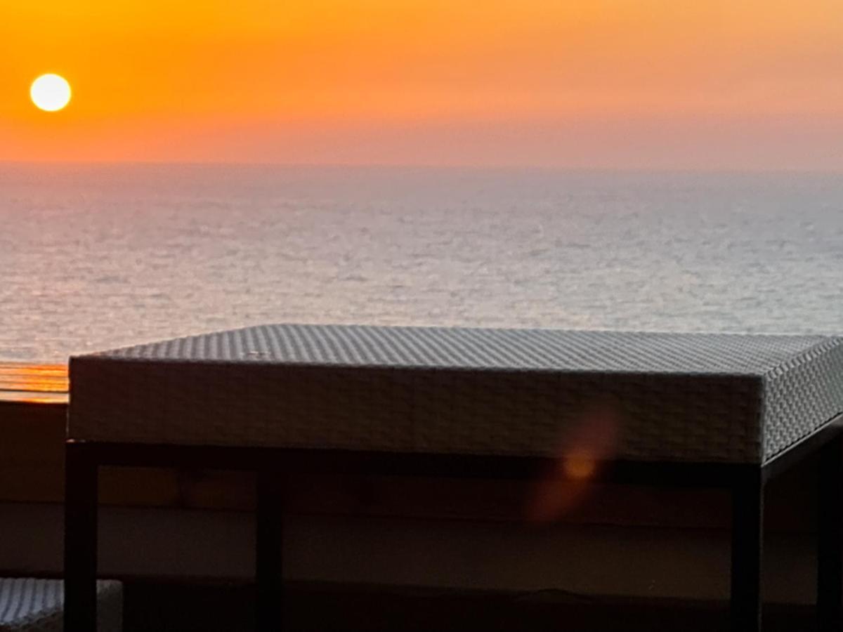 Magic On The Sea-Suites With A Private Jacuzzi And A Private Sea View Нетания Экстерьер фото