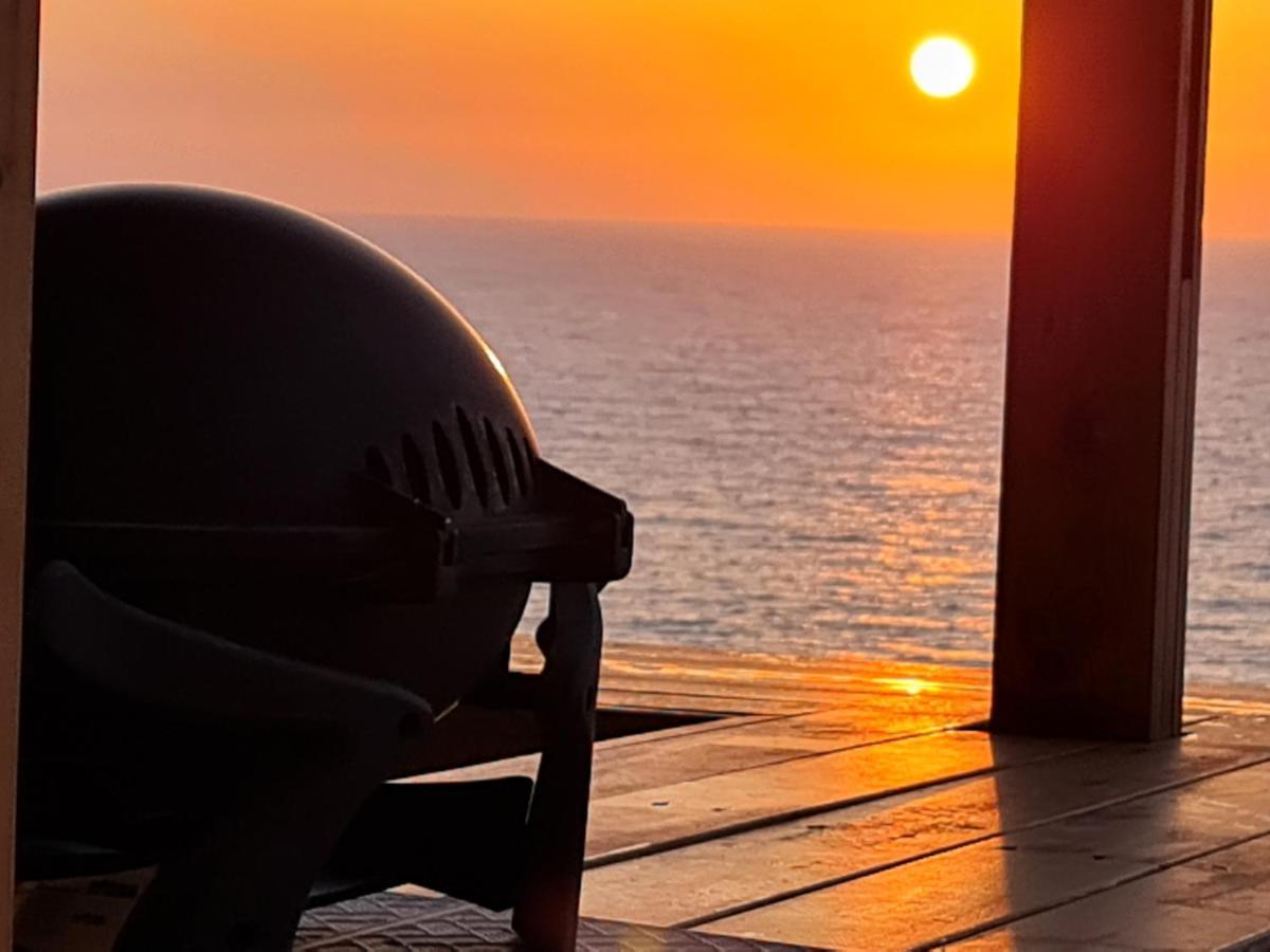 Magic On The Sea-Suites With A Private Jacuzzi And A Private Sea View Нетания Экстерьер фото