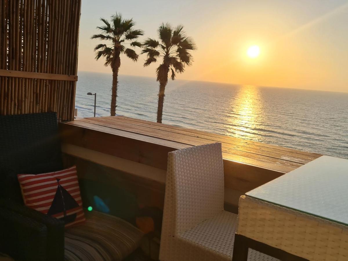 Magic On The Sea-Suites With A Private Jacuzzi And A Private Sea View Нетания Экстерьер фото