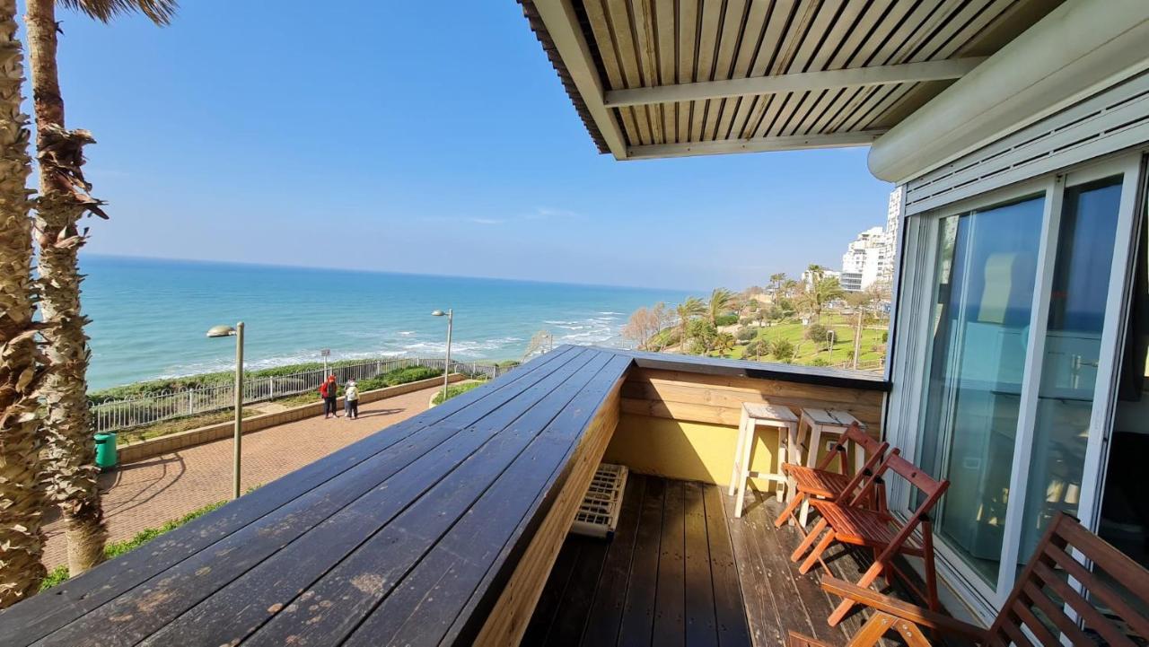 Magic On The Sea-Suites With A Private Jacuzzi And A Private Sea View Нетания Экстерьер фото