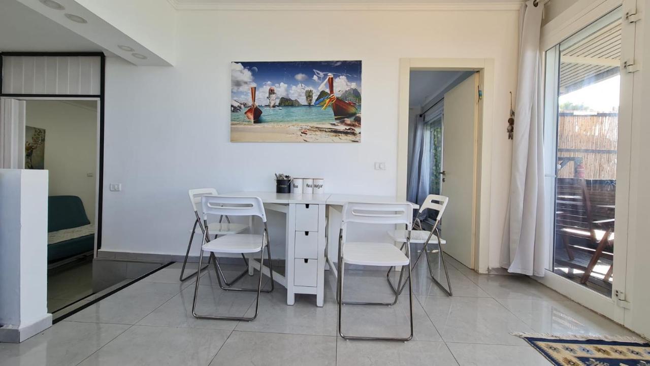 Magic On The Sea-Suites With A Private Jacuzzi And A Private Sea View Нетания Экстерьер фото