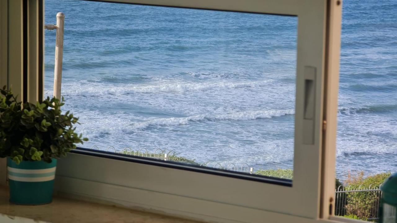 Magic On The Sea-Suites With A Private Jacuzzi And A Private Sea View Нетания Экстерьер фото