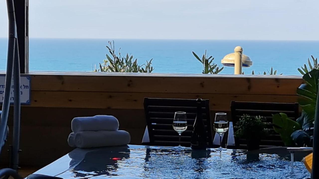 Magic On The Sea-Suites With A Private Jacuzzi And A Private Sea View Нетания Экстерьер фото