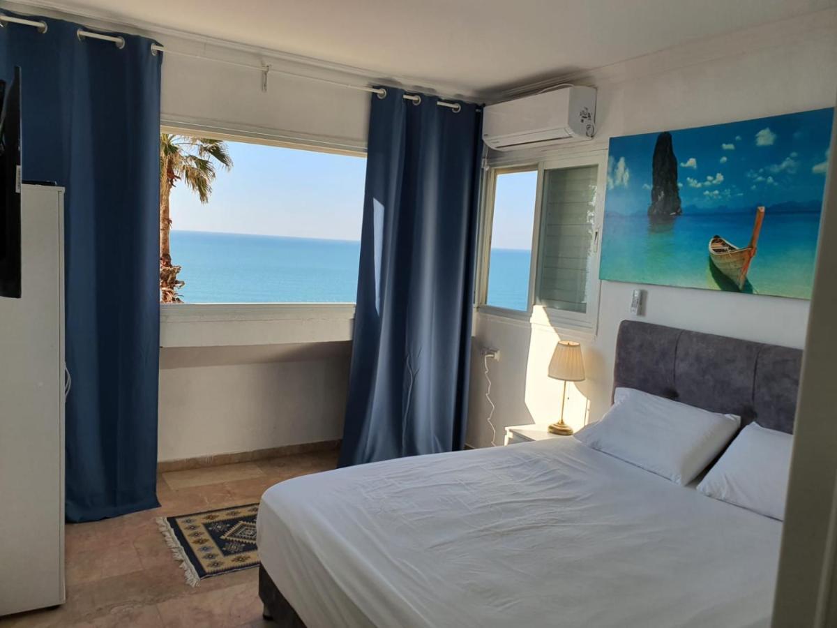 Magic On The Sea-Suites With A Private Jacuzzi And A Private Sea View Нетания Экстерьер фото
