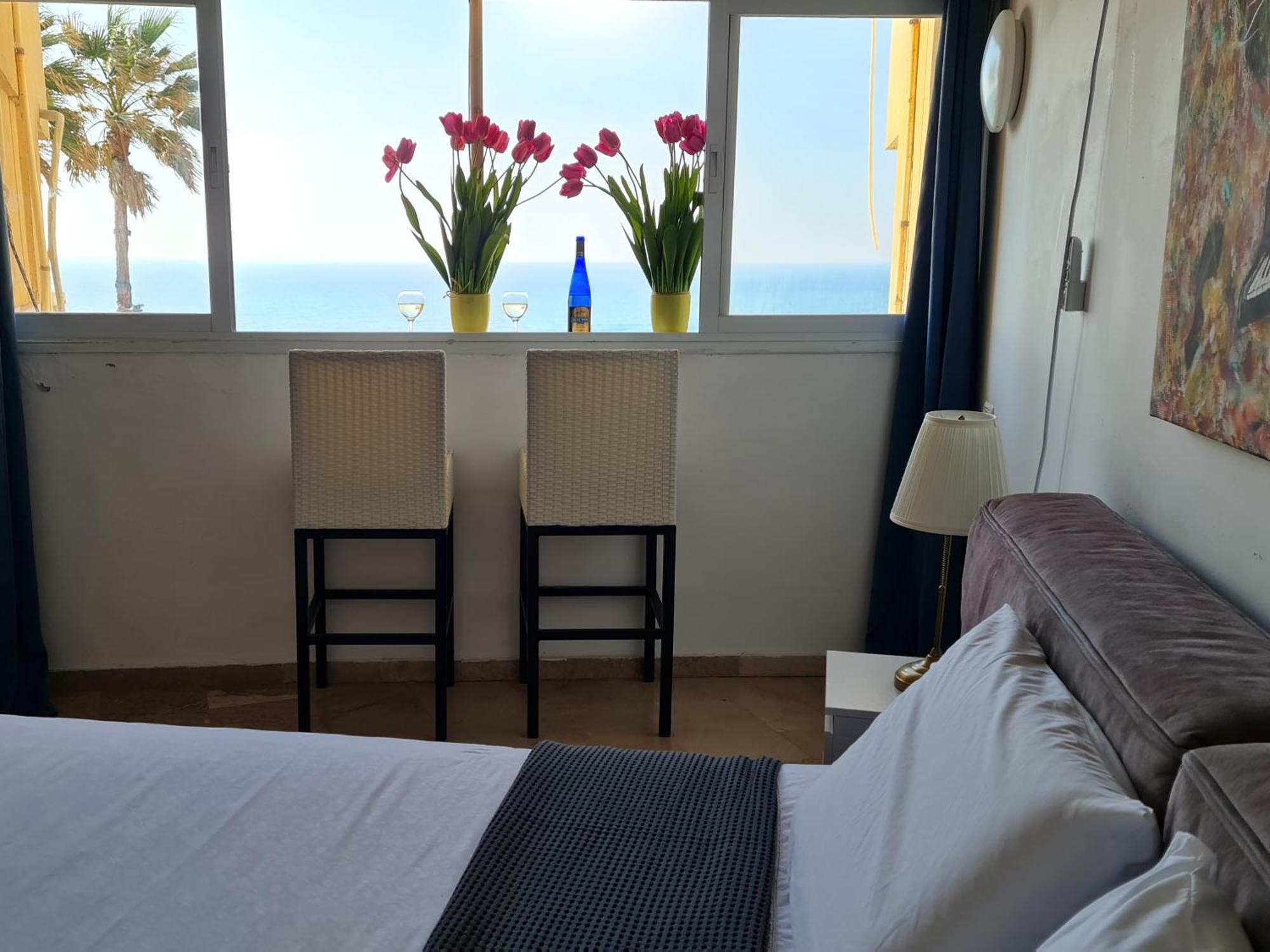 Magic On The Sea-Suites With A Private Jacuzzi And A Private Sea View Нетания Номер фото